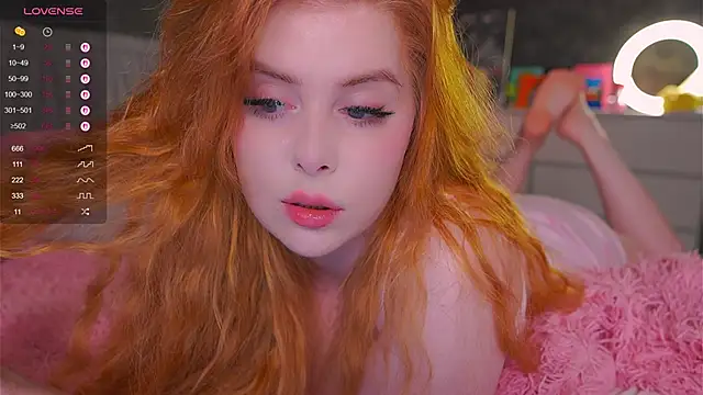 Snapshot of RedHotVixen0 chatting on November 3, 11:59 pm RedHotVixen0 online show from November 3, 11:59 pm