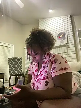LillShayy online show from May 5, 5:26 am