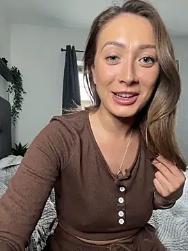 Pollypearson online show from November 10, 11:31 am