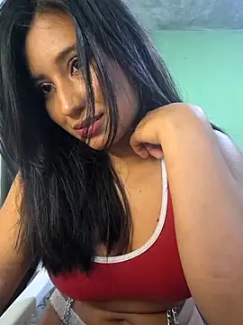 Snapshot of yuliparis chatting on December 11, 12:02 am yuliparis online show from December 11, 12:02 am