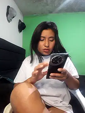 Snapshot of yuliparis chatting on January 25, 3:09 am yuliparis online show from January 25, 3:09 am