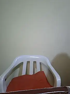 Snapshot of yuliparis chatting on February 7, 4:48 am yuliparis online show from February 7, 4:48 am