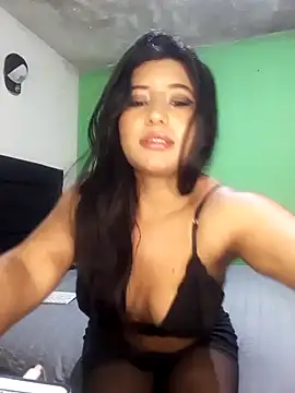 Snapshot of yuliparis chatting on September 30, 7:02 am yuliparis online show from September 30, 7:02 am