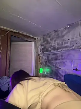 snowrillaxxx online show from May 23, 3:56 am