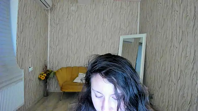 Snapshot of AishaRouhi chatting on January 8, 5:27 am AishaRouhi online show from January 8, 5:27 am