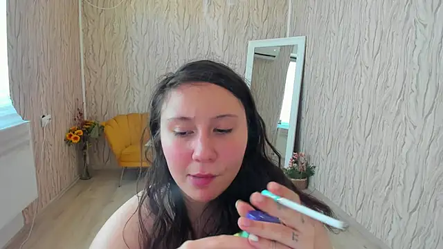 Snapshot of AishaRouhi chatting on January 9, 11:25 am AishaRouhi online show from January 9, 11:25 am