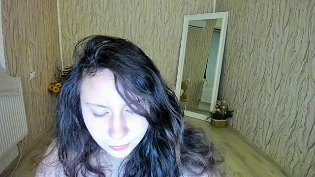 Snapshot of AishaRouhi chatting on January 12, 5:24 am AishaRouhi online show from January 12, 5:24 am
