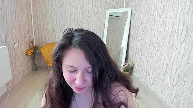 Snapshot of AishaRouhi chatting on February 5, 9:25 am AishaRouhi online show from February 5, 9:25 am