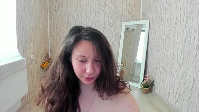 Snapshot of AishaRouhi chatting on February 18, 8:27 am AishaRouhi online show from February 18, 8:27 am