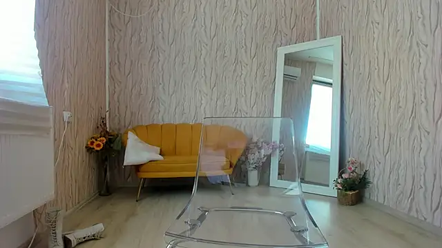Snapshot of AishaRouhi chatting on February 19, 9:39 am AishaRouhi online show from February 19, 9:39 am