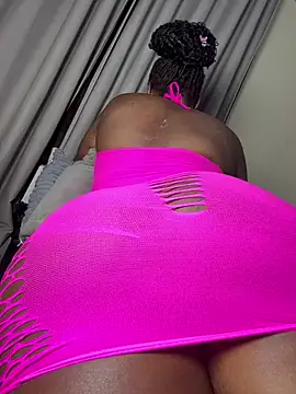 Hugemassivebootie online show from July 19, 5:49 pm