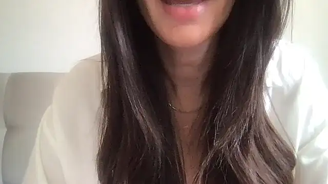 Snapshot of paolajonez chatting on February 15, 1:52 pm paolajonez online show from February 15, 1:52 pm