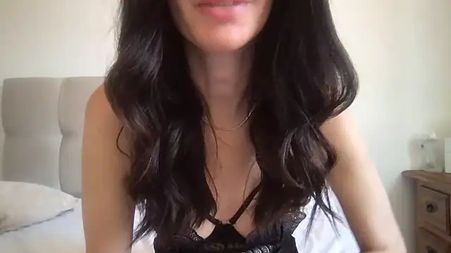 Snapshot of paolajonez chatting on February 16, 1:29 pm paolajonez online show from February 16, 1:29 pm