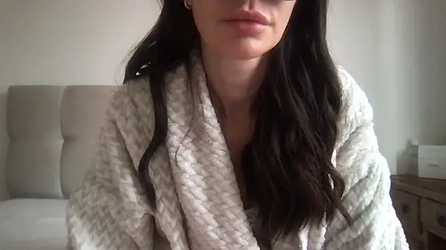 Snapshot of paolajonez chatting on March 7, 12:35 pm paolajonez online show from March 7, 12:35 pm