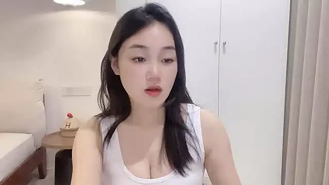 cloud8822 online show from June 21, 1:35 pm