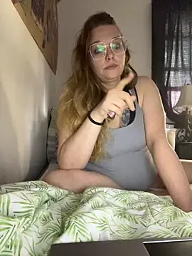 Snapshot of Lalalynn chatting on November 6, 5:25 pm Lalalynn online show from November 6, 5:25 pm