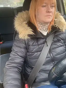 poussichienne online show from March 28, 11:10 am