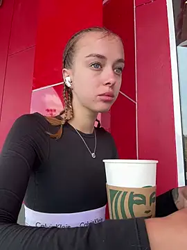 Snapshot of enjoy_my_beauty chatting on January 22, 4:23 am enjoy my beauty online show from January 22, 4:23 am