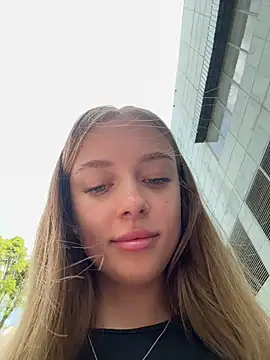 Snapshot of enjoy_my_beauty chatting on March 23, 4:16 am enjoy my beauty online show from March 23, 4:16 am