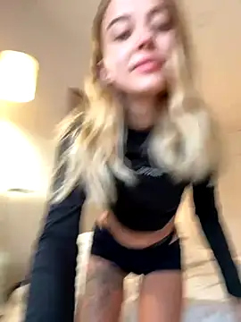 Snapshot of enjoy_my_beauty chatting on September 14, 5:28 am enjoy my beauty online show from September 14, 5:28 am