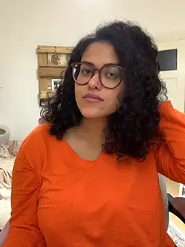 Snapshot of Curvydesifromgermany chatting on October 29, 3:03 pm Curvydesifromgermany online show from October 29, 3:03 pm