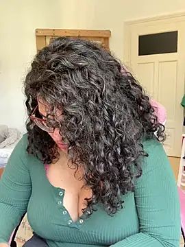 Curvydesifromgermany online show from April 2, 10:35 am