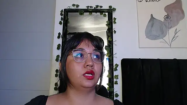 Snapshot of Alezapark chatting on August 7, 2:02 am Alezapark online show from August 7, 2:02 am