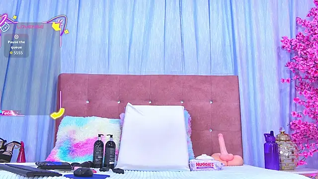 AuraRoss online show from January 18, 7:06 pm