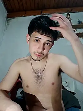 Snapshot of Elvergonn2105 chatting on November 6, 4:46 am Elvergonn2105 online show from November 6, 4:46 am