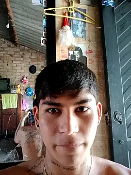Snapshot of Lukas_strong chatting on October 9, 2:04 pm Lukas strong online show from October 9, 2:04 pm