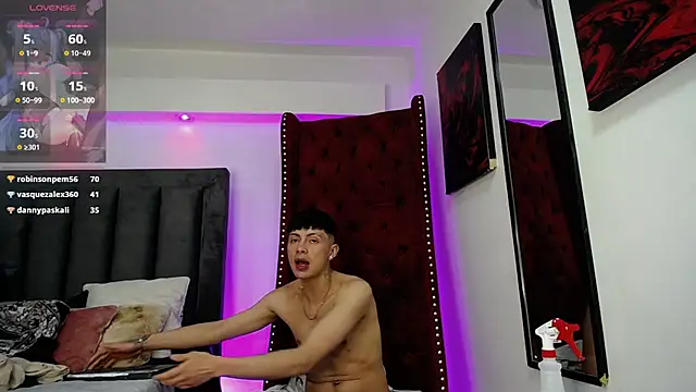 Steev Novoa online show from December 7, 11:18 am