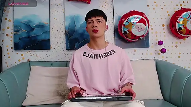 Steev Novoa online show from December 28, 5:12 am