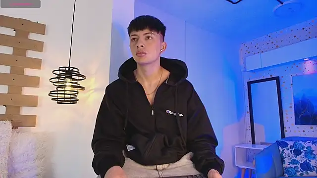 Steev Novoa online show from March 12, 4:51 am