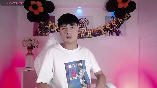 Steev Novoa online show from October 18, 8:31 pm