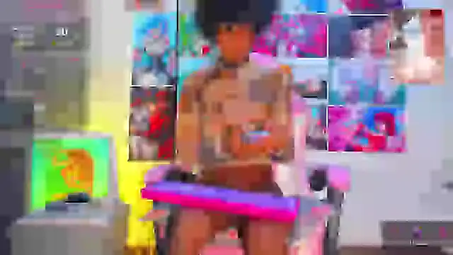 Snapshot of Effy_Marinn chatting on February 11, 3:18 am Effy Marinn online show from February 11, 3:18 am