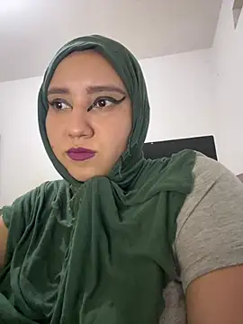 hannahayat online show from March 31, 1:00 pm