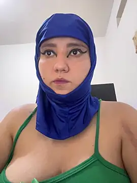 Snapshot of hannahayat chatting on May 18, 3:40 pm hannahayat online show from May 18, 3:40 pm