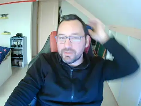 Snapshot of Fantaxx86 chatting on December 17, 12:43 pm Fantaxx86 online show from December 17, 12:43 pm