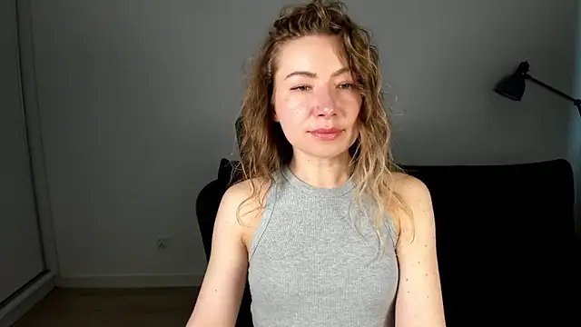 Mia Tasty online show from March 15, 2:23 pm