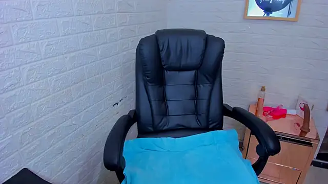 ImCrazzy online show from March 3, 2:56 pm