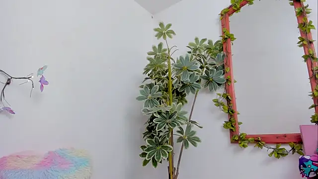 BonnieCute  online show from March 22, 11:30 pm