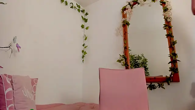 BonnieCute  online show from April 8, 7:47 pm