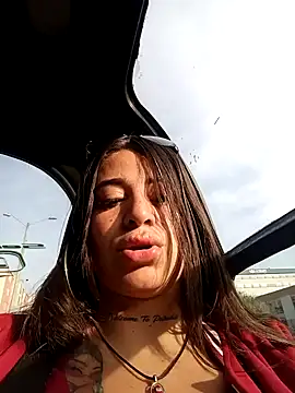 Snapshot of Alona_Evans chatting on January 15, 12:25 pm Alona Evans online show from January 15, 12:25 pm