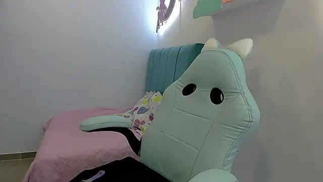 Snapshot of Evelin_shy chatting on November 9, 12:09 am Evelin shy online show from November 9, 12:09 am