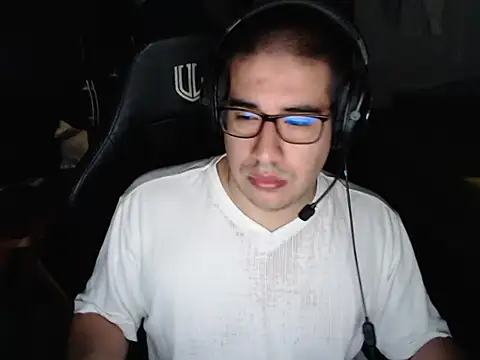thealfawolf01 online show from May 20, 2:29 am