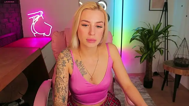 Crystal Barbie online show from March 18, 4:37 am