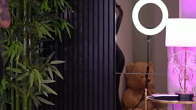 AishaDevoe online show from January 31, 4:59 pm