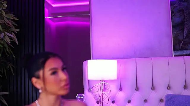 AishaDevoe online show from March 8, 7:09 pm