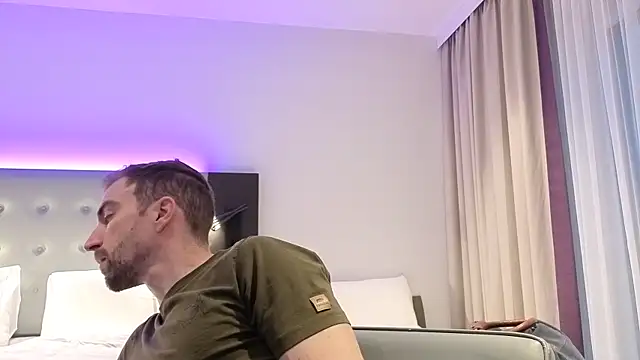 Snapshot of Rac-Coon chatting on September 17, 5:47 pm Rac-Coon online show from September 17, 5:47 pm