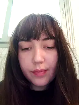 Lynylou online show from May 17, 4:03 pm